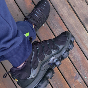 Giay Nike Air VaporMax Plus 'Triple Black' 924453-004