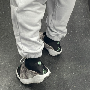 Giay Nike ACG Moc 3.5 'Black Green Glow' DX4291-001