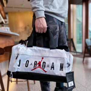 Tui Nike Air Jordan Logo Duffel Bag 'White' FD7040-100