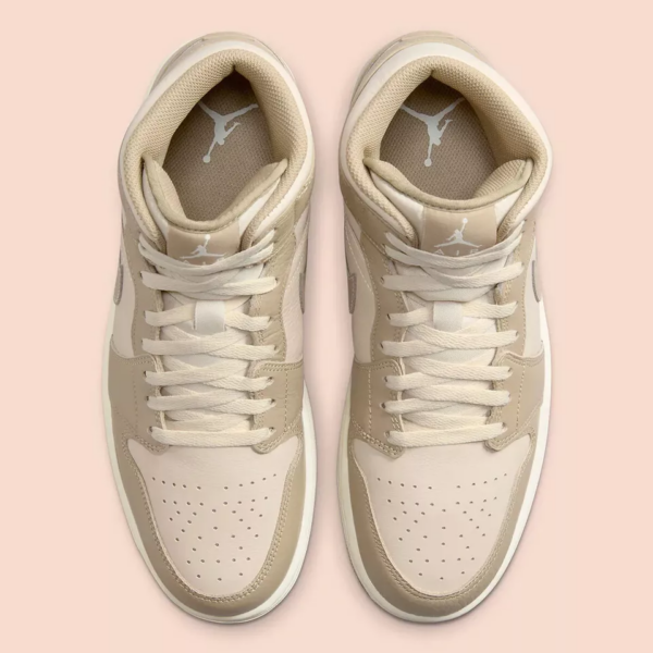 Giay Nike Air Jordan 1 Mid 'Legend Brown' HF4830-203