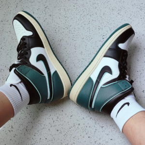 Giay Nike Air Jordan 1 Mid 'Oxidized Green' FQ7818-100