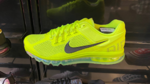 Giay Nike Air Max 2013 'Volt Cyber' HF3660-700