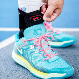 Giay Nike Jonquel KD 17 x Jones 'Bahamas' HV1945-300