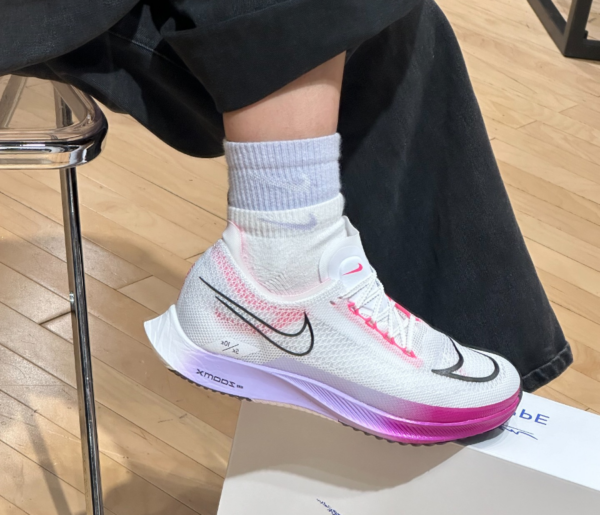 Giay Nike ZoomX Streakfly 'White Vivid Grape' DJ6566-104