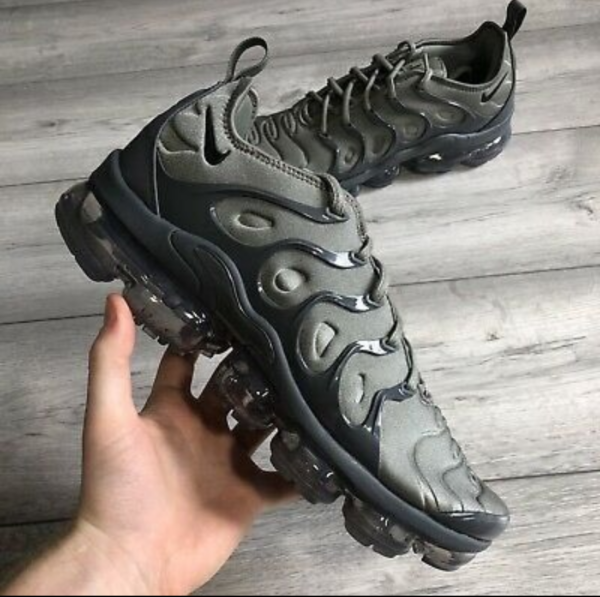 Giay Nike Air VaporMax Plus 'Cool Grey' CK0900-001