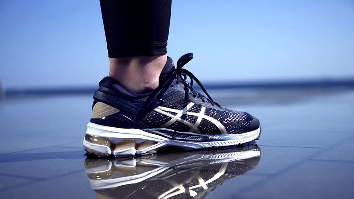 Những huyền thoại giày sneaker: 4 cái tên bất tử Hinh anh 6: Nhung huyen thoai giay sneaker: 4 cai ten bat tu