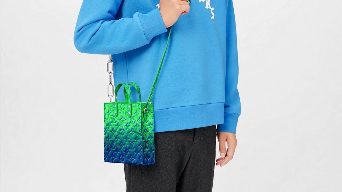 Khám phá thế giới túi hiệu qua bộ sưu tập của Jin BTS Hinh anh 3: Kham pha the gioi tui hieu qua bo suu tap cua Jin BTS