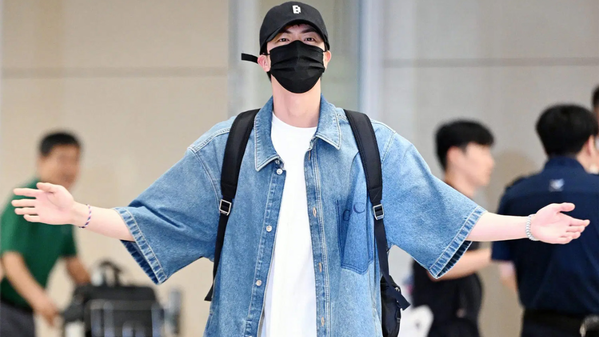 Khám phá thế giới túi hiệu qua bộ sưu tập của Jin BTS Hinh anh 10: Kham pha the gioi tui hieu qua bo suu tap cua Jin BTS