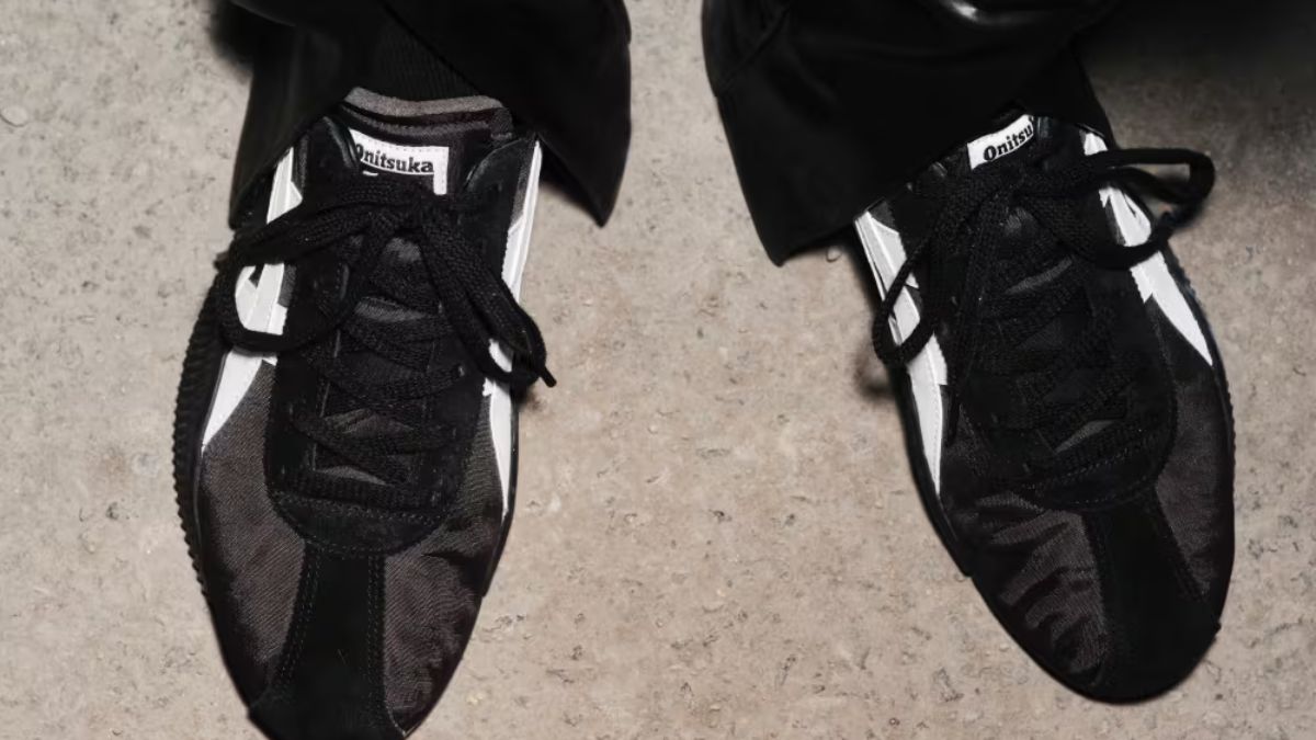 Bật mí 9 xu hướng giày sneaker đình đám mùa thu 2024 Hinh anh 7: Bat mi 9 xu huong giay sneaker dinh dam mua thu 2024