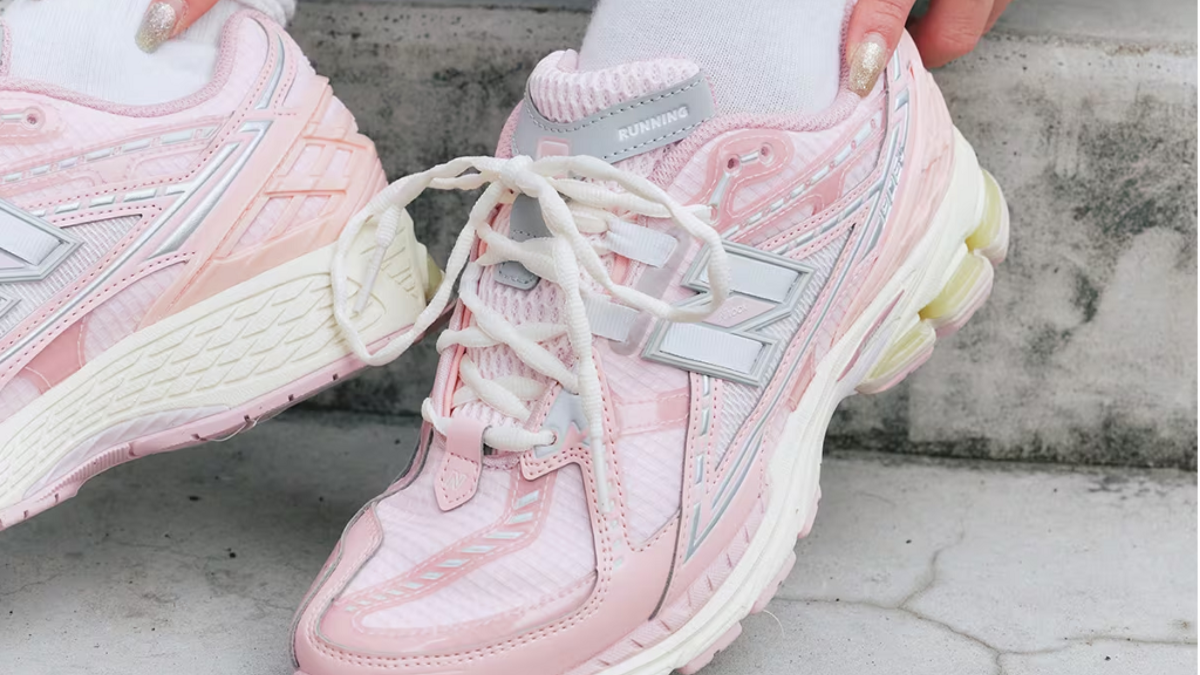 Bật mí 9 xu hướng giày sneaker đình đám mùa thu 2024 Hinh anh 12: Bat mi 9 xu huong giay sneaker dinh dam mua thu 2024