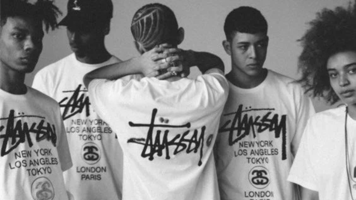 Ao phong oversize: Item khong the thieu trong moi tu do