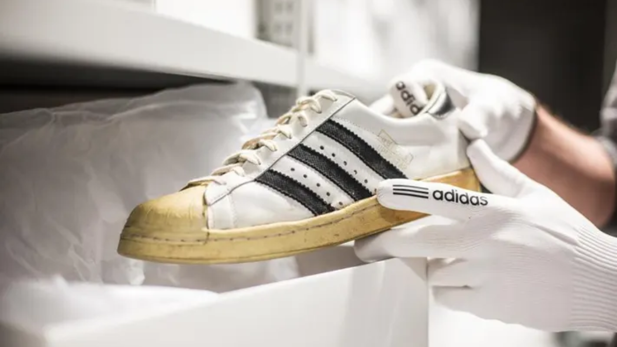 Hinh anh 2: Mo kho bau: Nhung doi giay co dien thoi bung su tro lai cua adidas