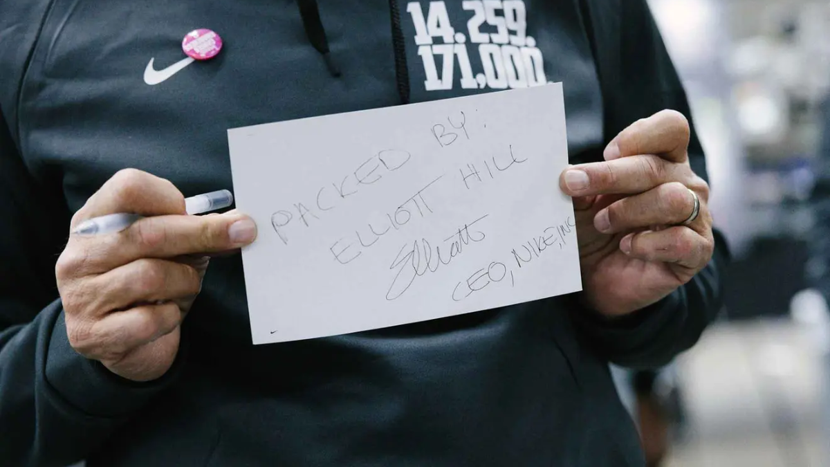 Elliott Hill: Vẽ nên tương lai tươi sáng cho Nike Hinh anh 9: Elliott Hill: Ve nen tuong lai tuoi sang cho Nike