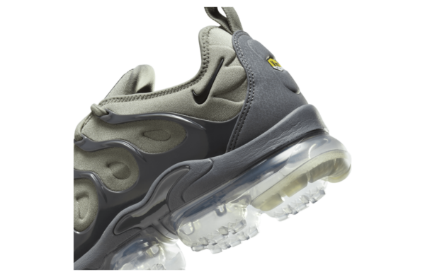 Giay Nike Air VaporMax Plus 'Dark Stucco' AT5681-001