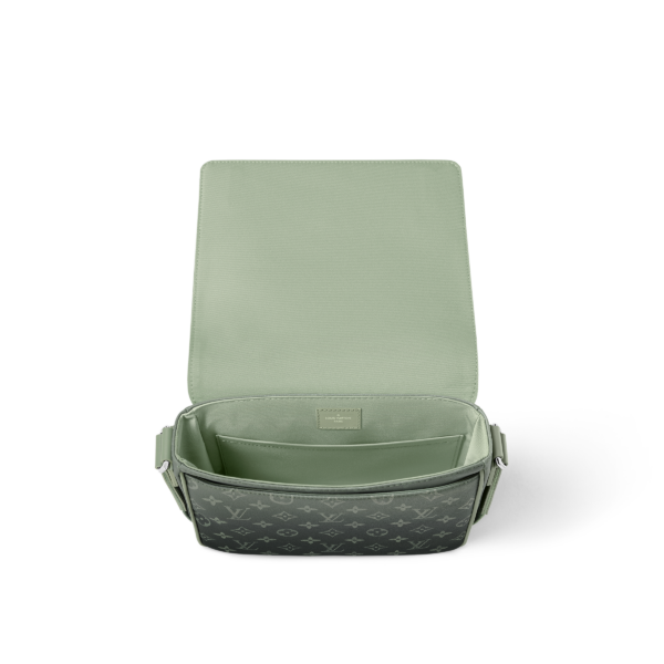 Tui Louis Vuitton District PM 'Green' M11593