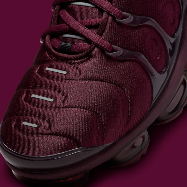Giay Nike Air Vapor Max Plus 'Night Maroon' FN6850-681