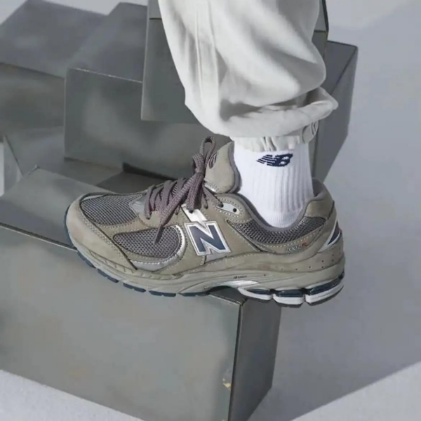 Giay New Balance 2002R GS 'Castlerock' GC2002R0