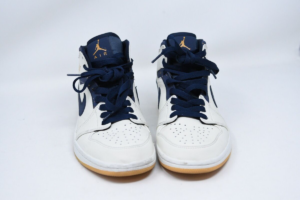 Giay Nike Air Jordan 1 Retro Mid 'Jeter' AH6342-104