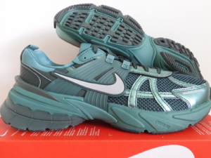 Giay Nike Wmns V2K Run 'Bicoastal Vintage Green' HF5050-361