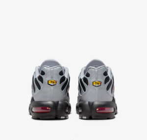 Giay Nike Air Max Plus 'Wolf Grey Picante Red' DM0032-011