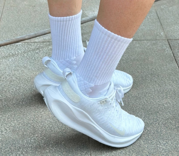 Giay Nike ReactX Infinity Run 4 'Triple White' DR2665-103