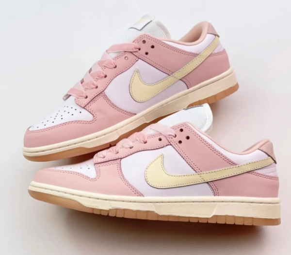 Giay Nike Wmns Dunk Low 'Light Soft Pink' FB7910-601
