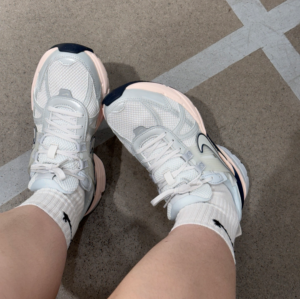 Giay Nike Wmns V2K Run 'Guava Ice' FD0736-004