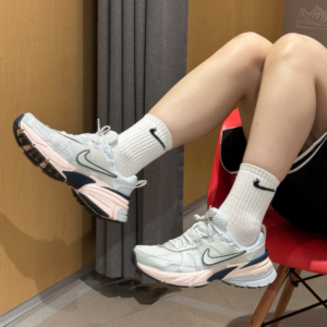 Giay Nike Wmns V2K Run 'Guava Ice' FD0736-004