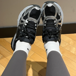 Giay Nike Wmns V2K Run 'Black Silver' FD0736-005