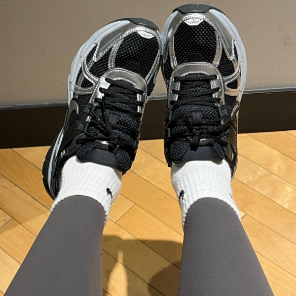 Giay Nike Wmns V2K Run 'Black Silver' FD0736-005