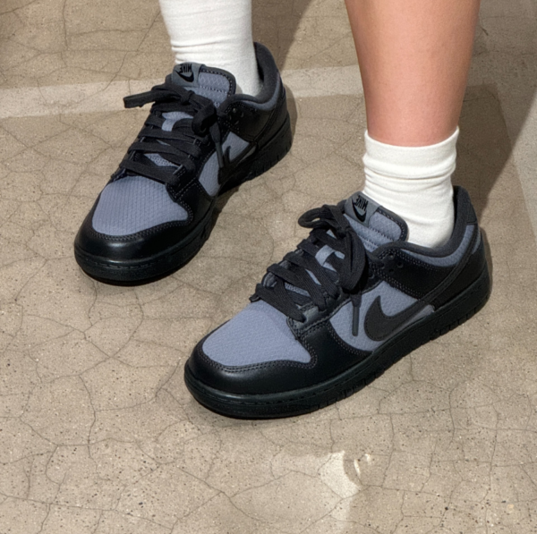 Giay Nike Dunk Low SE 'Off Noir Smoke Grey' FZ3052-001