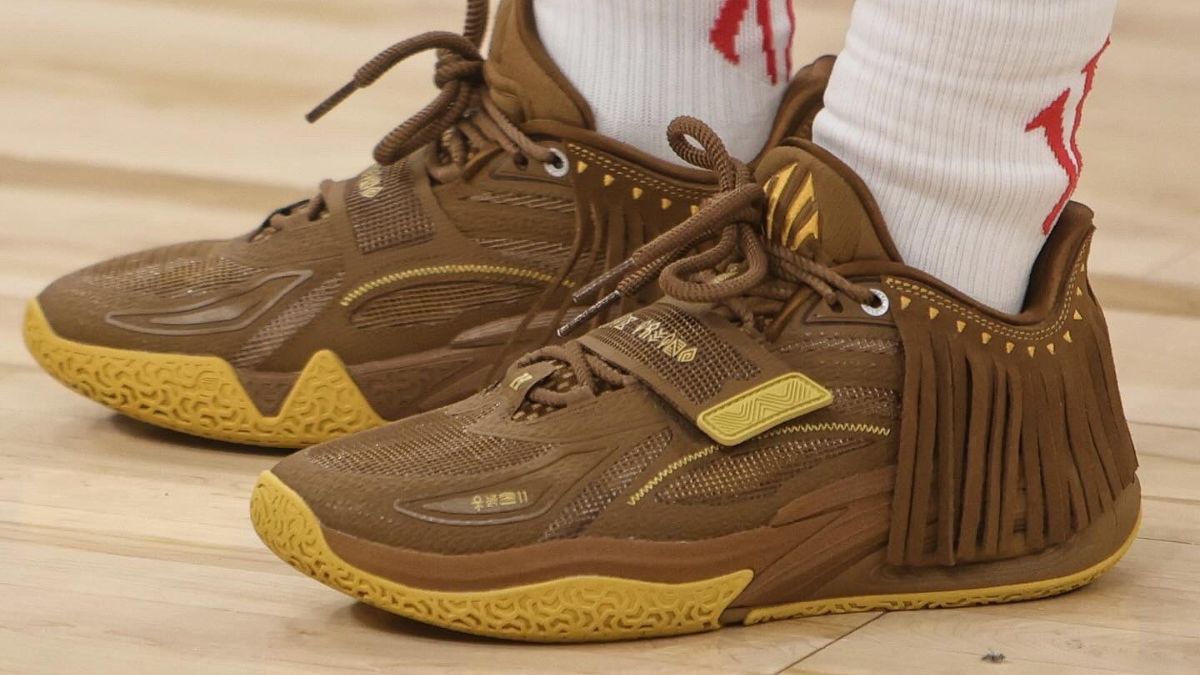 5 câu chuyện giày sneaker gây sốt nhất mùa giải NBA 2024-2025 Hinh anh 13: 5 cau chuyen giay sneaker gay sot nhat mua giai NBA 2024-2025