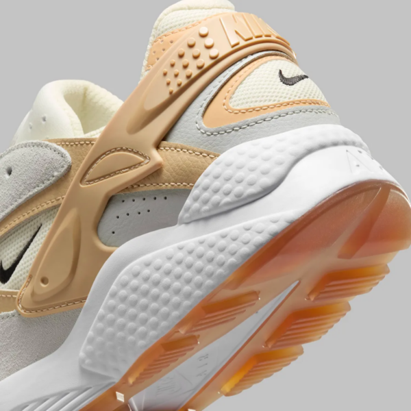 Giay Nike Air Huarache 'Coconut Milk Sesame' DZ3306-104