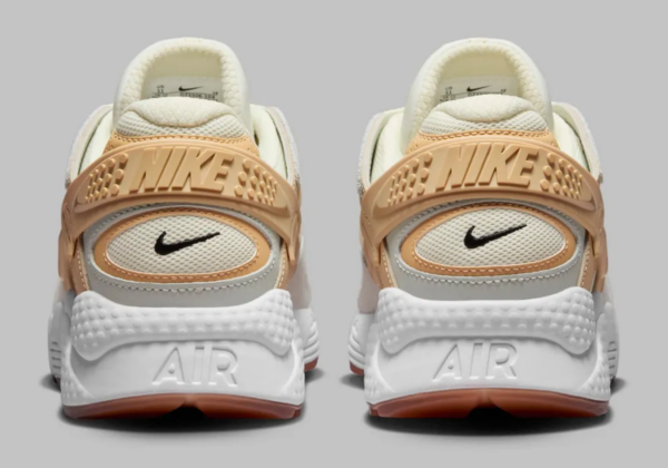 Giay Nike Air Huarache 'Coconut Milk Sesame' DZ3306-104