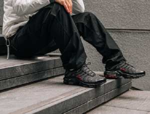 Giay Nike Air Max Plus 'Bred' DO6383-001