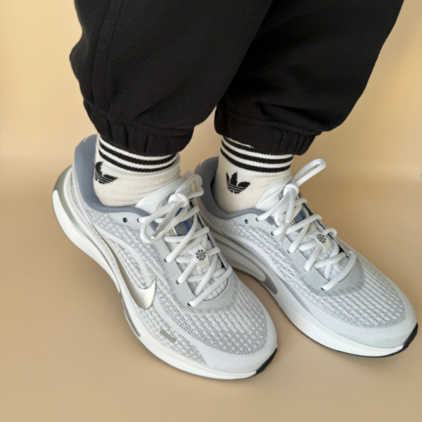 Giay Nike Journey Run 'Metallic Silver' FN0228-104