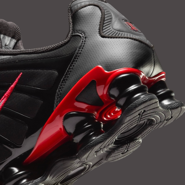Giay Nike Shox TL 'Black University Red' CN0151-003