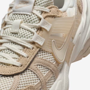 Giay Nike V2K Run 'Sail Sanddrift' HV3917-133