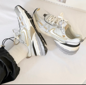 Giay Nike Wmns V2K Run 'Khaki Metallic Silver' HJ7245-100