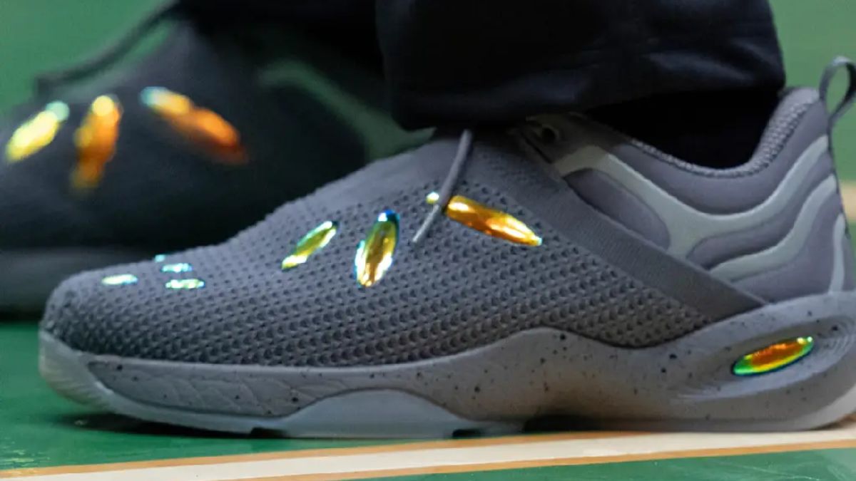 5 câu chuyện giày sneaker gây sốt nhất mùa giải NBA 2024-2025 Hinh anh 8: 5 cau chuyen giay sneaker gay sot nhat mua giai NBA 2024-2025