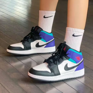 Giay Nike Air Jordan 1 Mid 'White True Red' DQ8423-154