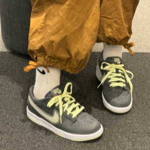 Giay Nike Dunk Low GS 'Glow In The Dark' HQ3569-068