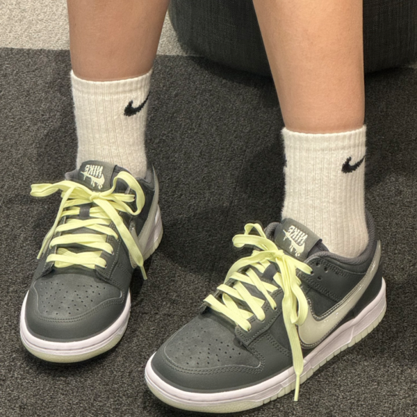 Giay Nike Dunk Low GS 'Glow In The Dark' HQ3569-068