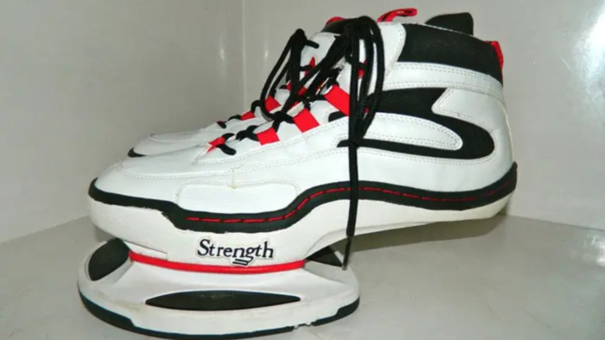 Top những đôi giày "xấu xí" đến mức gây ám ảnh! Hinh anh 10: Top nhung doi giay "xau xi" den muc gay am anh!