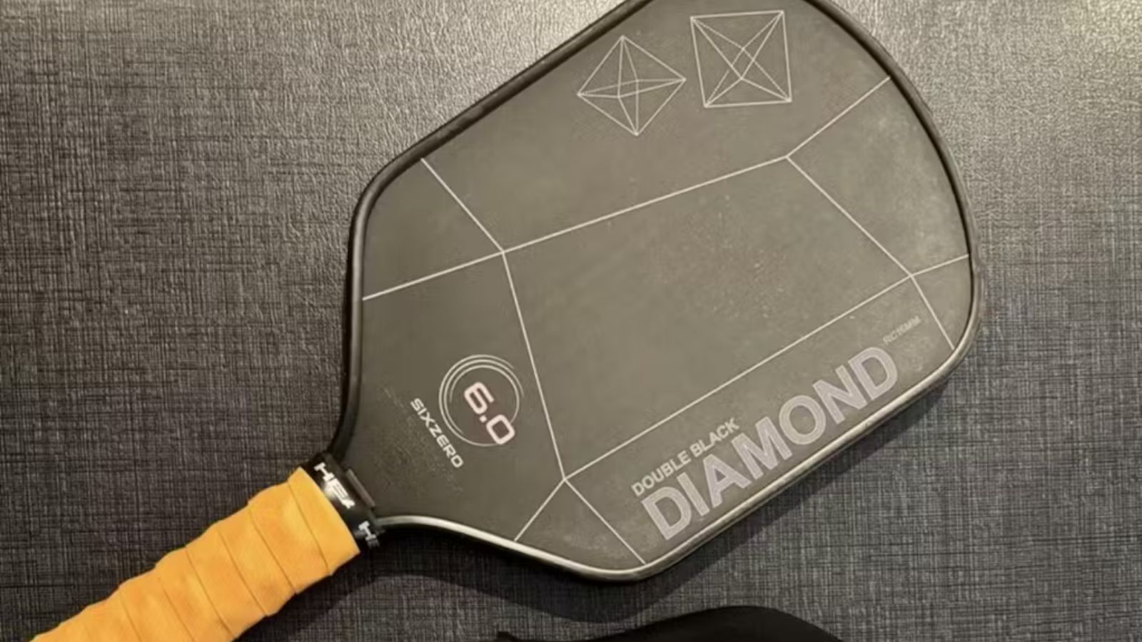 Review thực tế vợt Pickleball SixZero Double Black Diamond Hinh anh 11: Review thuc te vot Pickleball SixZero Double Black Diamond