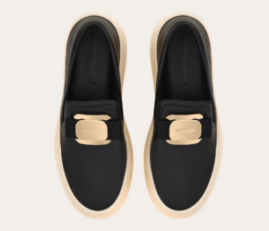 Giay Salvatore Ferragamo New Vara Plate Slip On 'Black' 030606-774815