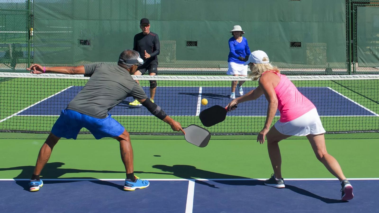 Luật chơi đôi Pickleball: Hướng dẫn chi tiết cho người mới Hinh anh 1: Luat choi doi Pickleball: Huong dan chi tiet cho nguoi moi