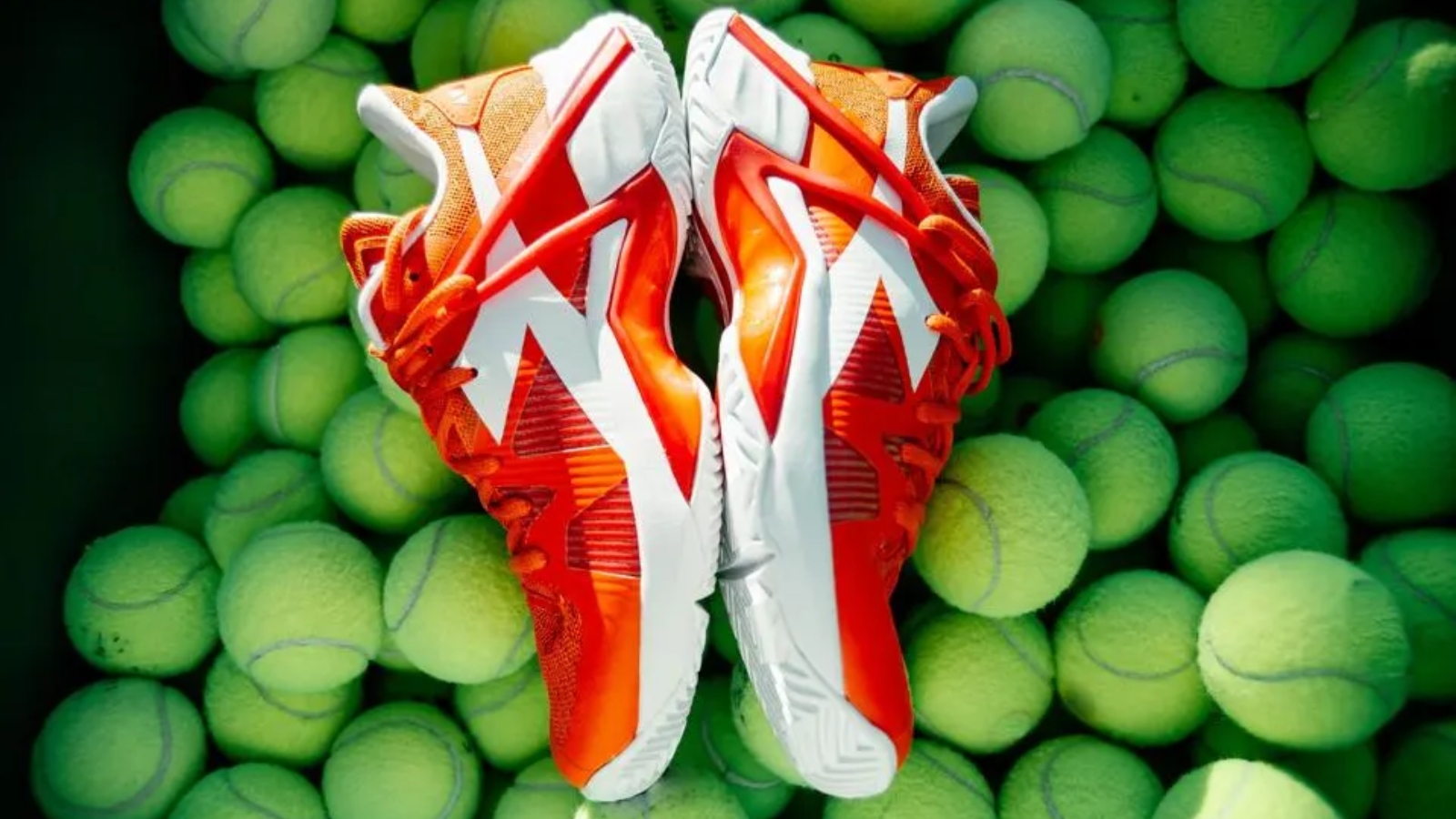 Top 10 đôi giày tennis nam đáng mua nhất năm 2024 (Phần 2) Hinh anh 1: Top 10 doi giay tennis nam dang mua nhat nam 2024 (Phan 2)