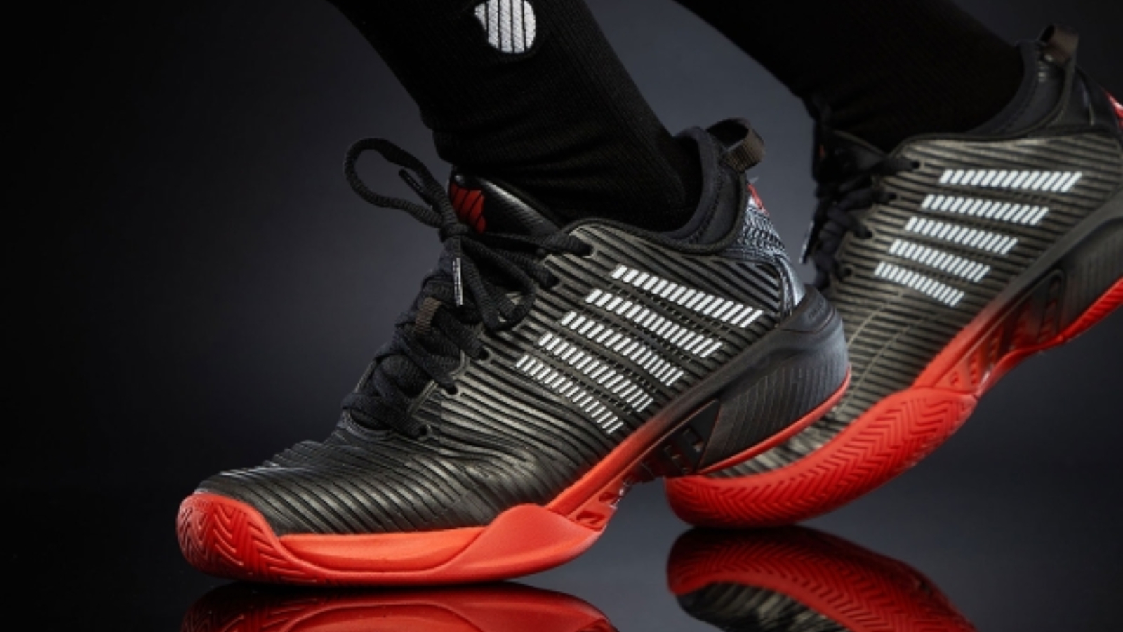 Top 10 đôi giày tennis nam đáng mua nhất năm 2024 (Phần 2) Hinh anh 6: Top 10 doi giay tennis nam dang mua nhat nam 2024 (Phan 2)