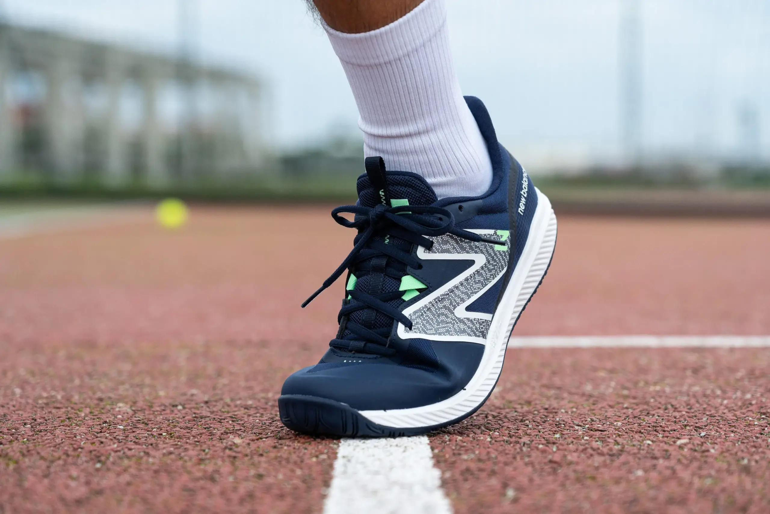 New Balance 796 v3: Tinh Hoa Cong Nghe Cho Cac Tin Do Tennis